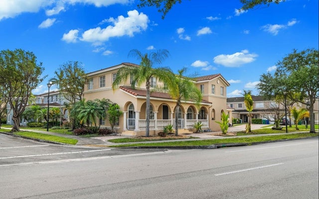 1 of 60 - 13990 Sw 274th Ter, Homestead, FL