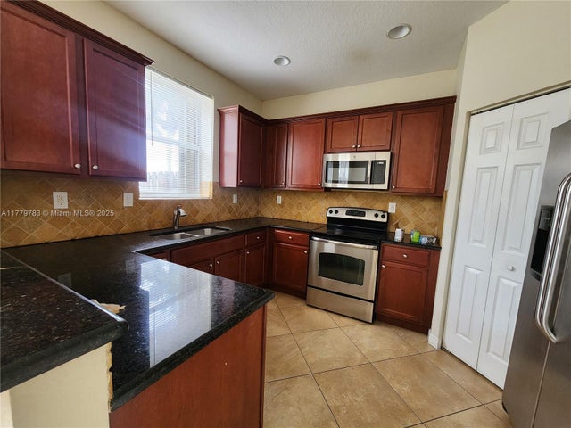 5 of 21 - 14709 Sw 25th St 14709, Miami, FL