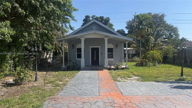 1 of 24 - 2218 Harding St, Hollywood, FL
