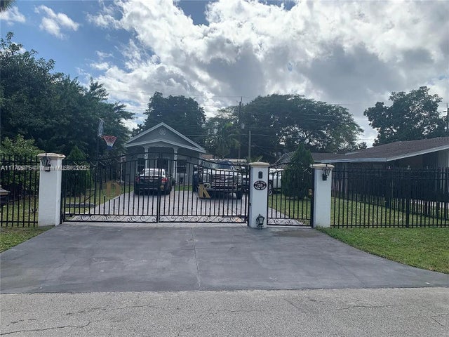 2 of 24 - 2218 Harding St, Hollywood, FL