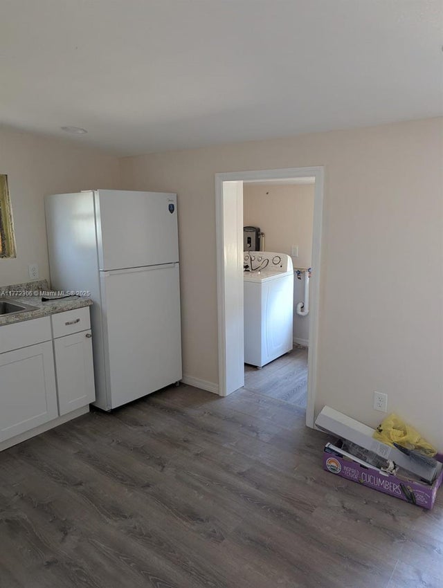 2 of 9 - 105 Tangerine St, Other, FL