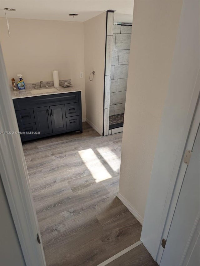 5 of 9 - 105 Tangerine St, Other, FL