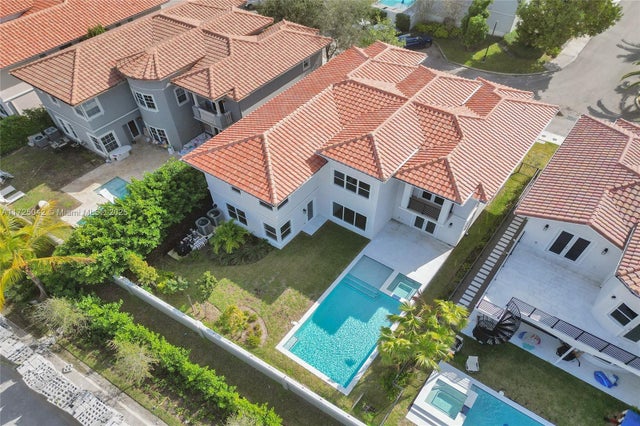1 of 53 - 3527 Forest View Cir, Dania Beach, FL