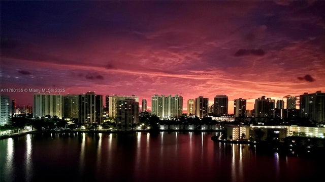 5 of 33 - 18061 Biscayne Blvd 802, Aventura, FL