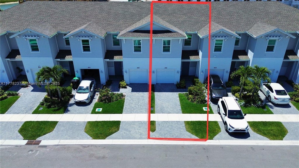 846 Se Grovebush Ln, Port St Lucie