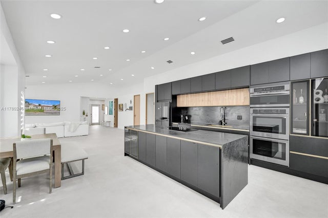 3 of 94 - 3371 Sw 51st St, Hollywood, FL
