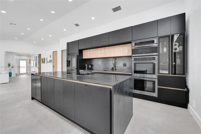 4 of 94 - 3371 Sw 51st St, Hollywood, FL
