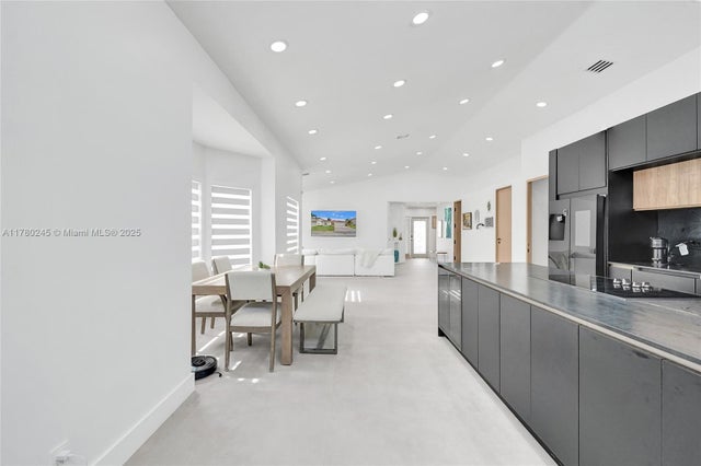 5 of 94 - 3371 Sw 51st St, Hollywood, FL