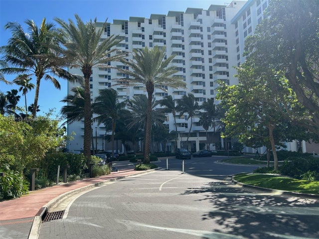 2 of 28 - 2899 Collins Ave 1233, Miami Beach, FL