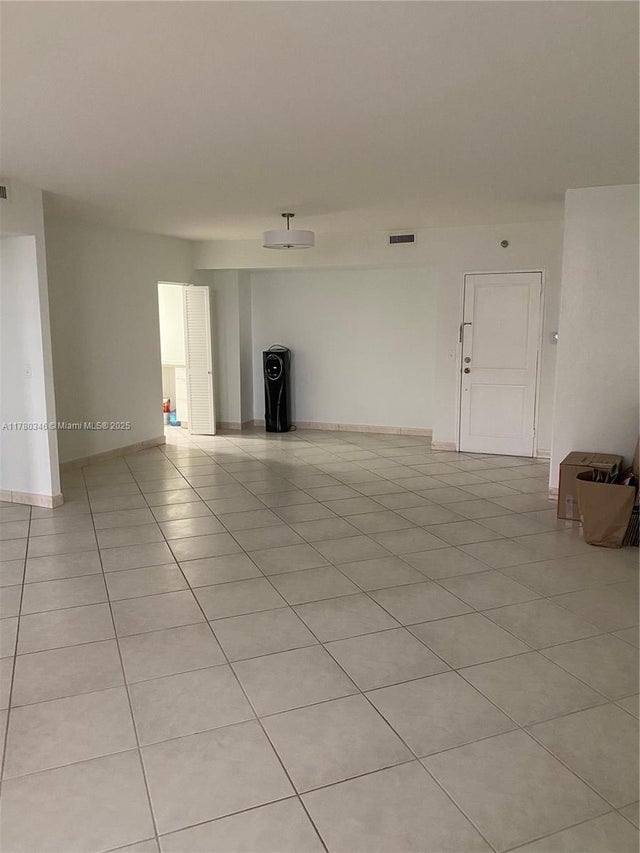 5 of 27 - 10185 Collins Ave 1402, Bal Harbour, FL