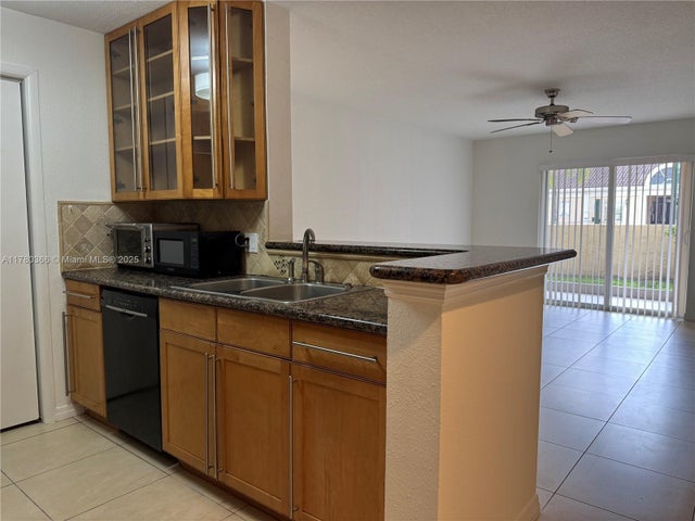 3 of 47 - 875 Riverside Dr 713, Coral Springs, FL