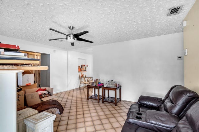 5 of 20 - 1271 Ne 211th St, Miami, FL