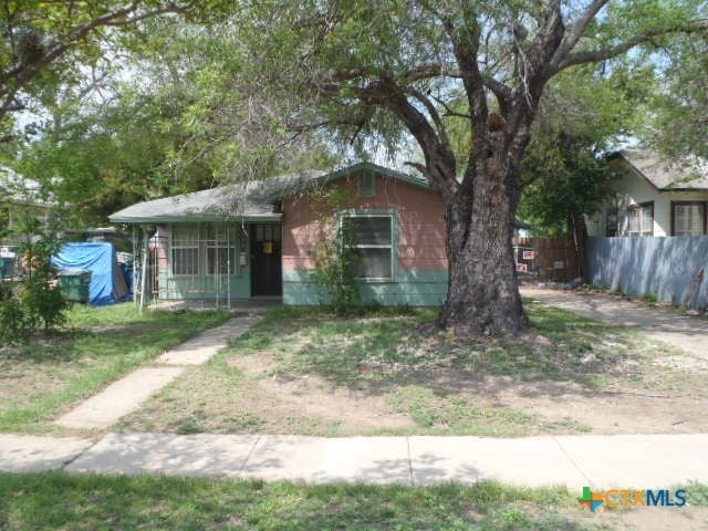 335 Hot Wells Boulevard, San Antonio