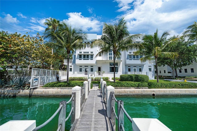 6203 N Laguna Path N, Miami Beach