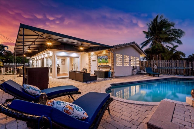 1 of 18 - 2231 Ne 38th St, Lighthouse Point, FL