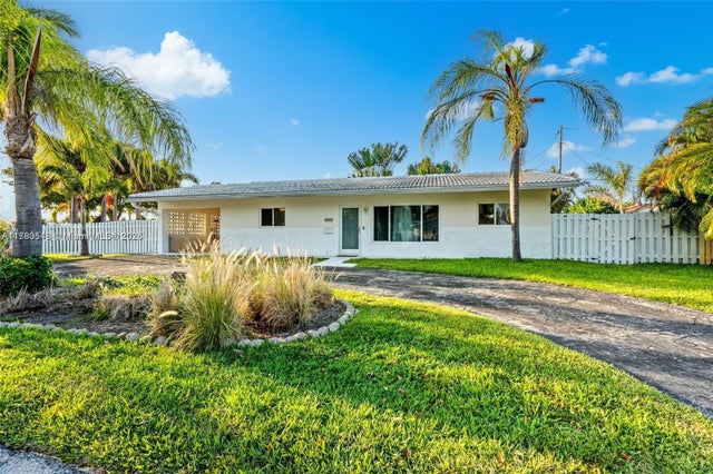 2 of 18 - 2231 Ne 38th St, Lighthouse Point, FL