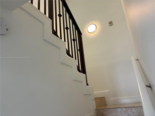 4 of 42 - 2415 Nw 16th St Rd 103, Miami, FL