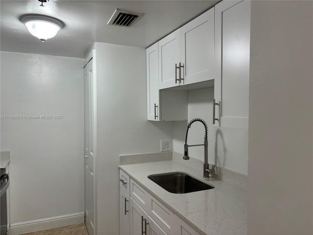 5 of 42 - 2415 Nw 16th St Rd 103, Miami, FL