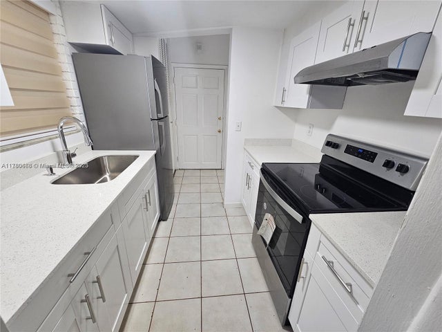 1 of 8 - 12500 Ne 5th Ave 101, North Miami, FL