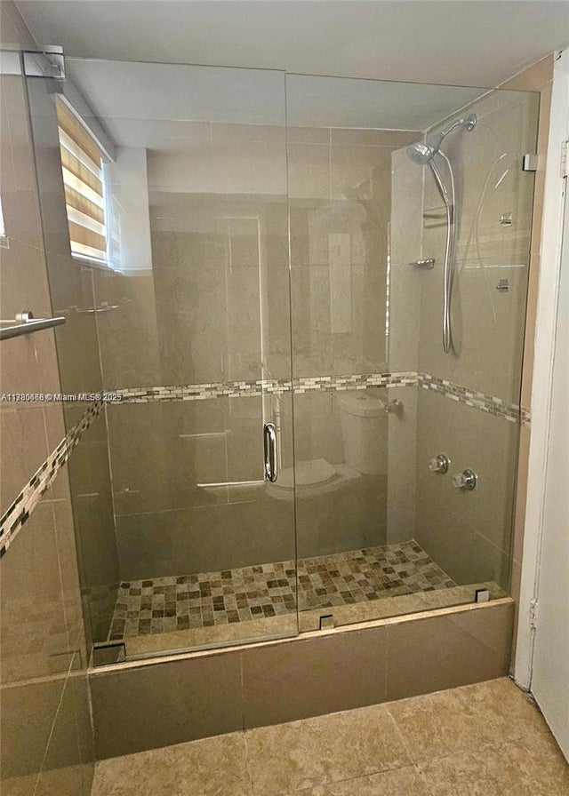 4 of 8 - 12500 Ne 5th Ave 101, North Miami, FL