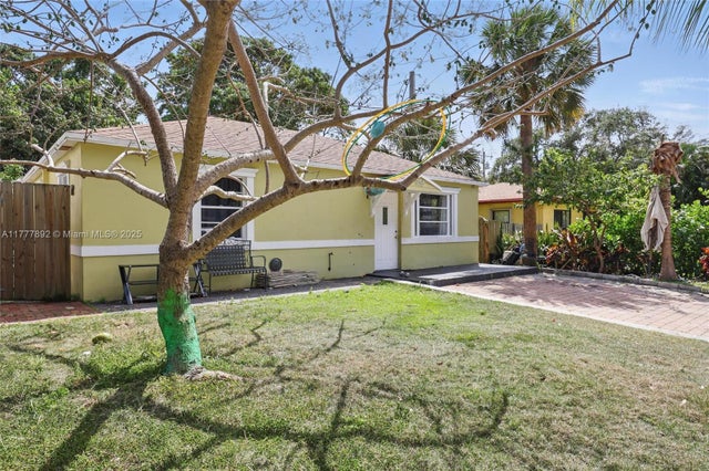 3 of 28 - 936 38th St, West Palm Beach, FL