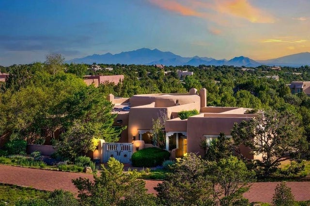 24 Paintbrush Circle, Santa Fe