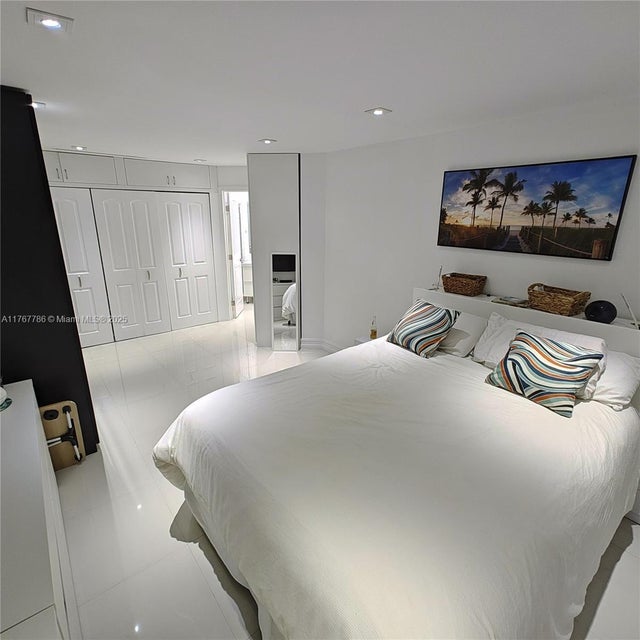 4 of 56 - 2750 Ne 183rd St 301, Aventura, FL