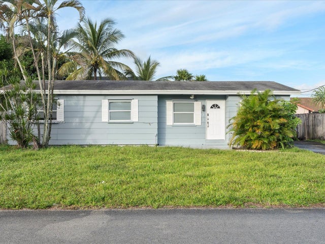 2 of 22 - 5731 Sw 54th Ter, Davie, FL