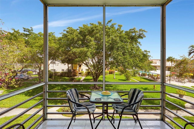 4 of 33 - 16801 Ne 13th Ave 206, Miami, FL