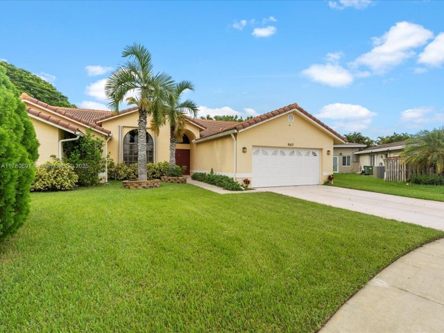2 of 49 - 16621 Royal Poinciana Ct, Weston, FL