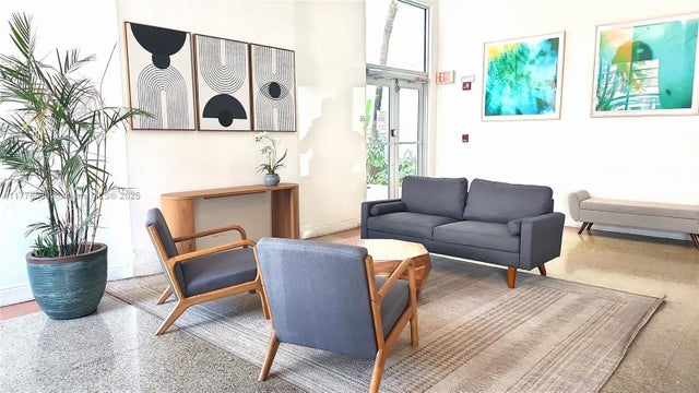 1 of 27 - 420 15th St 302, Miami Beach, FL