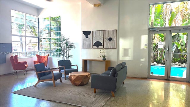 2 of 27 - 420 15th St 302, Miami Beach, FL