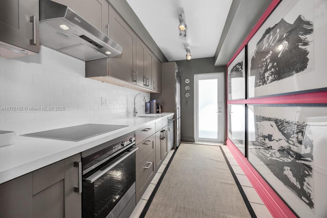 3 of 27 - 6911 Bay Dr 3, Miami Beach, FL