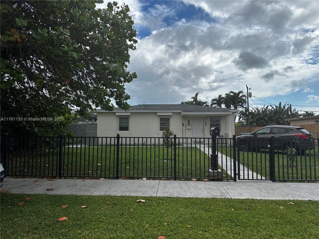 4 of 31 - 7540 Sw 37th St, Miami, FL