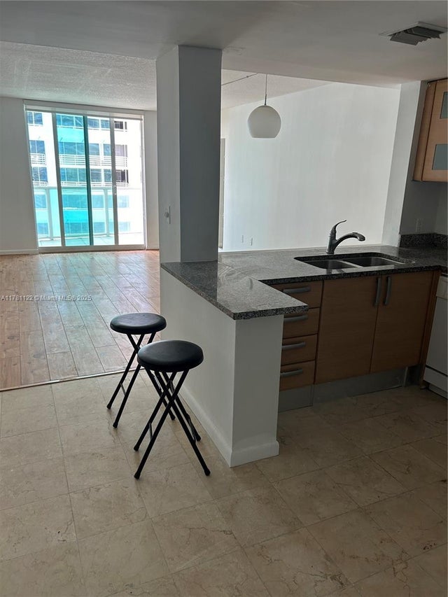 4 of 27 - 2101 Brickell Ave 502, Miami, FL