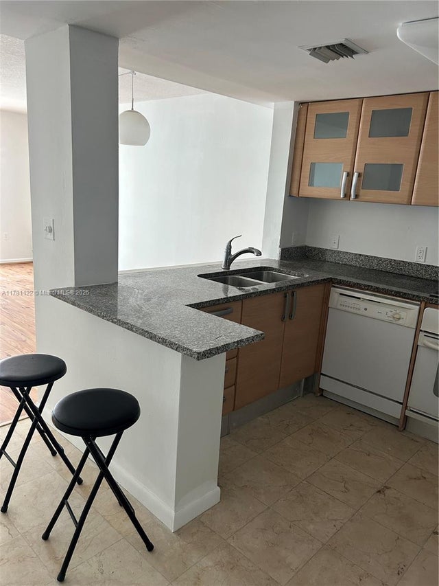 5 of 27 - 2101 Brickell Ave 502, Miami, FL