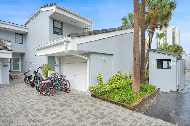 3 of 48 - 311 Poinciana Dr 801, Sunny Isles Beach, FL