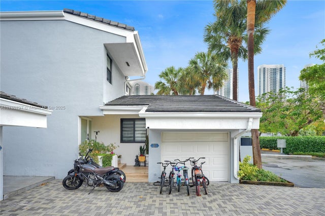 4 of 48 - 311 Poinciana Dr 801, Sunny Isles Beach, FL