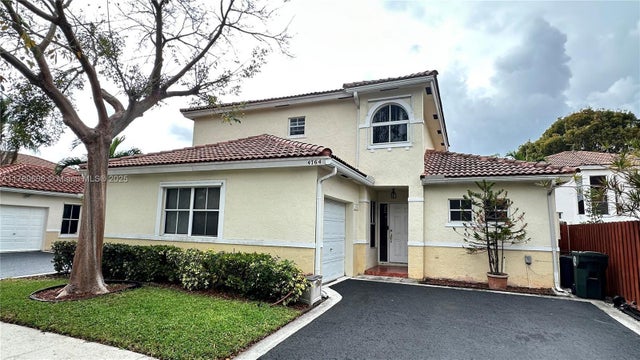 2 of 34 - 4764 Nw 6th Pl, Coconut Creek, FL