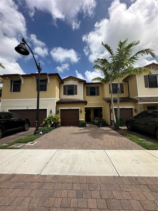 4 of 18 - 4706 Santa Cruz Way, Davie, FL