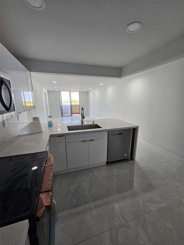 2 of 13 - 7125 Bay Dr 506, Miami Beach, FL