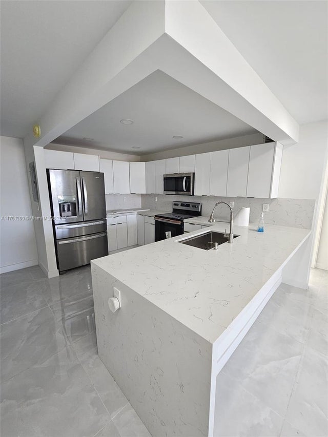 5 of 13 - 7125 Bay Dr 506, Miami Beach, FL