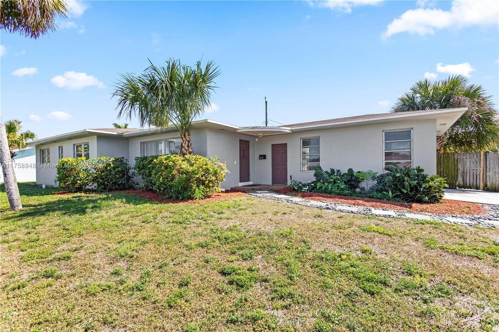 1510 W Terrace Dr, Lake Worth