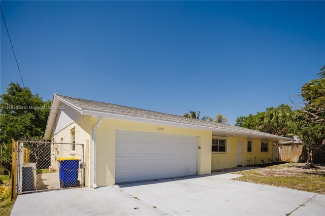 2 of 19 - 2212 Ne 21st Ave, Jensen Beach, FL