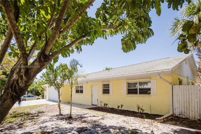 3 of 19 - 2212 Ne 21st Ave, Jensen Beach, FL