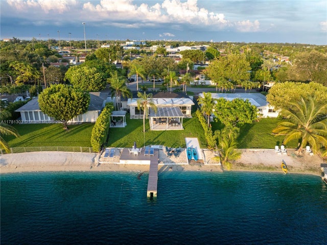 4 of 49 - 5020 Sw 92nd Ave, Miami, FL