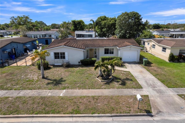 3 of 39 - 6924 Nw 8th Ct, Margate, FL