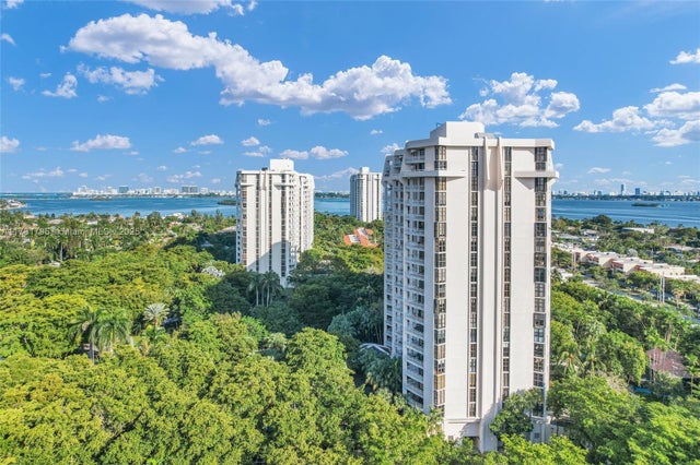 2000 Towerside Ter 307, Miami