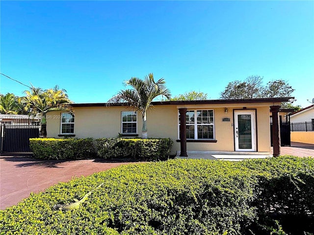 2 of 39 - 11210 Sw 47th Ter, Miami, FL