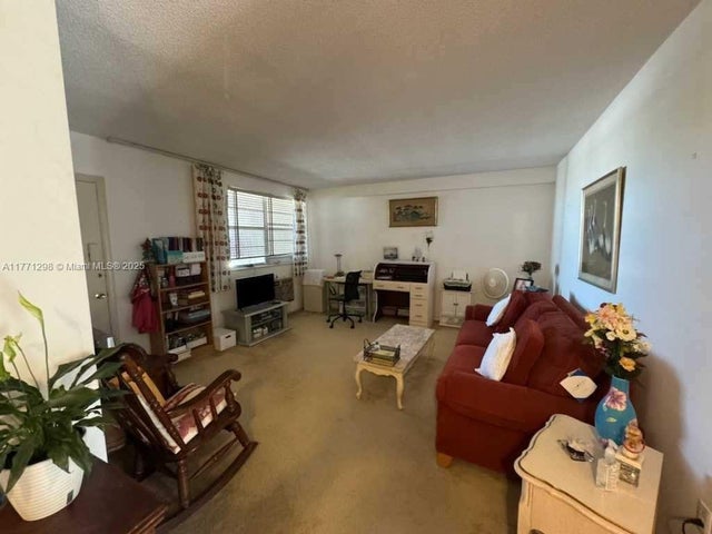 1 of 5 - 16750 Ne 14th Ave 211, Miami, FL
